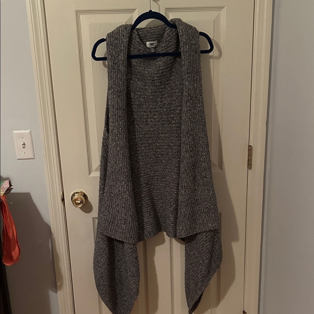 Gray Women's Sleeveless Cardigan Sweater